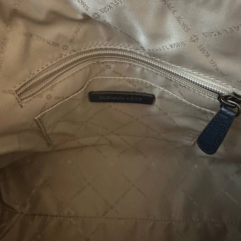 Michael Kors Navy Blue Adele Studded Women's Shoulder‎ Bag with Lock Charm - Picture 15 of 15